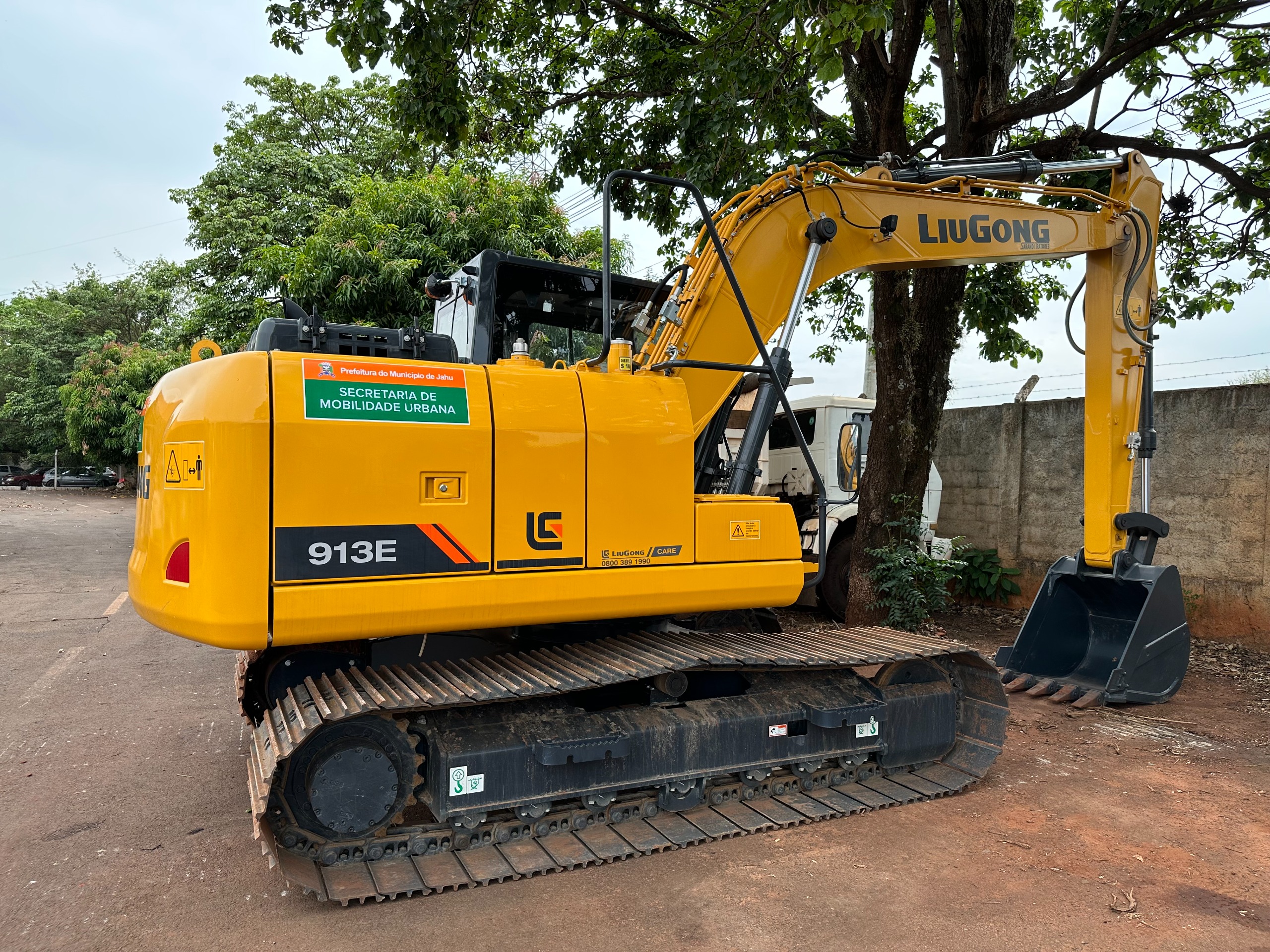 PREFEITURA REALIZA A COMPRA DE NOVA ESCAVADEIRA HIDRÁULICA