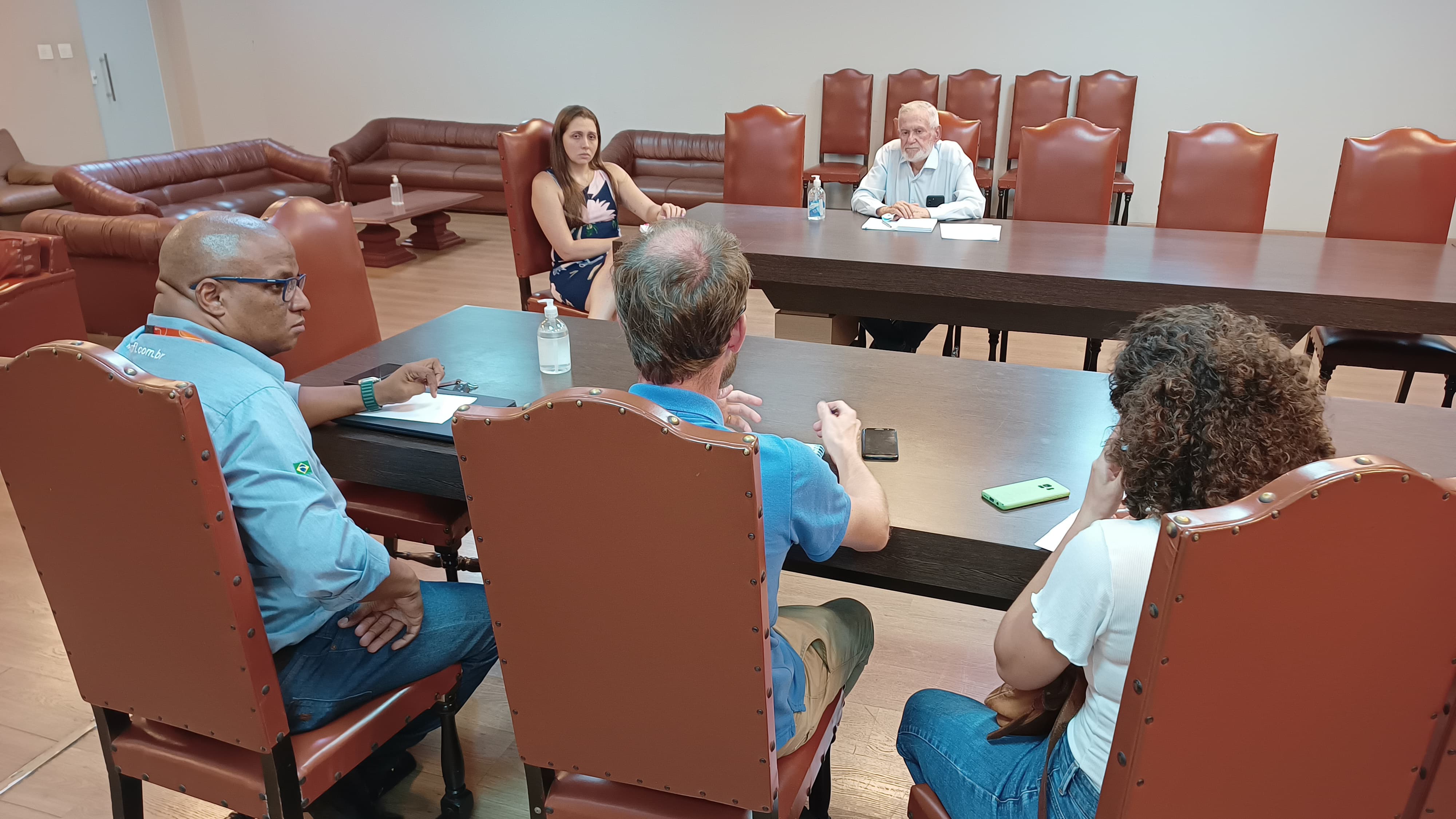 PREFEITURA E CPFL DISCUTEM ARBORIZAÇÃO URBANA