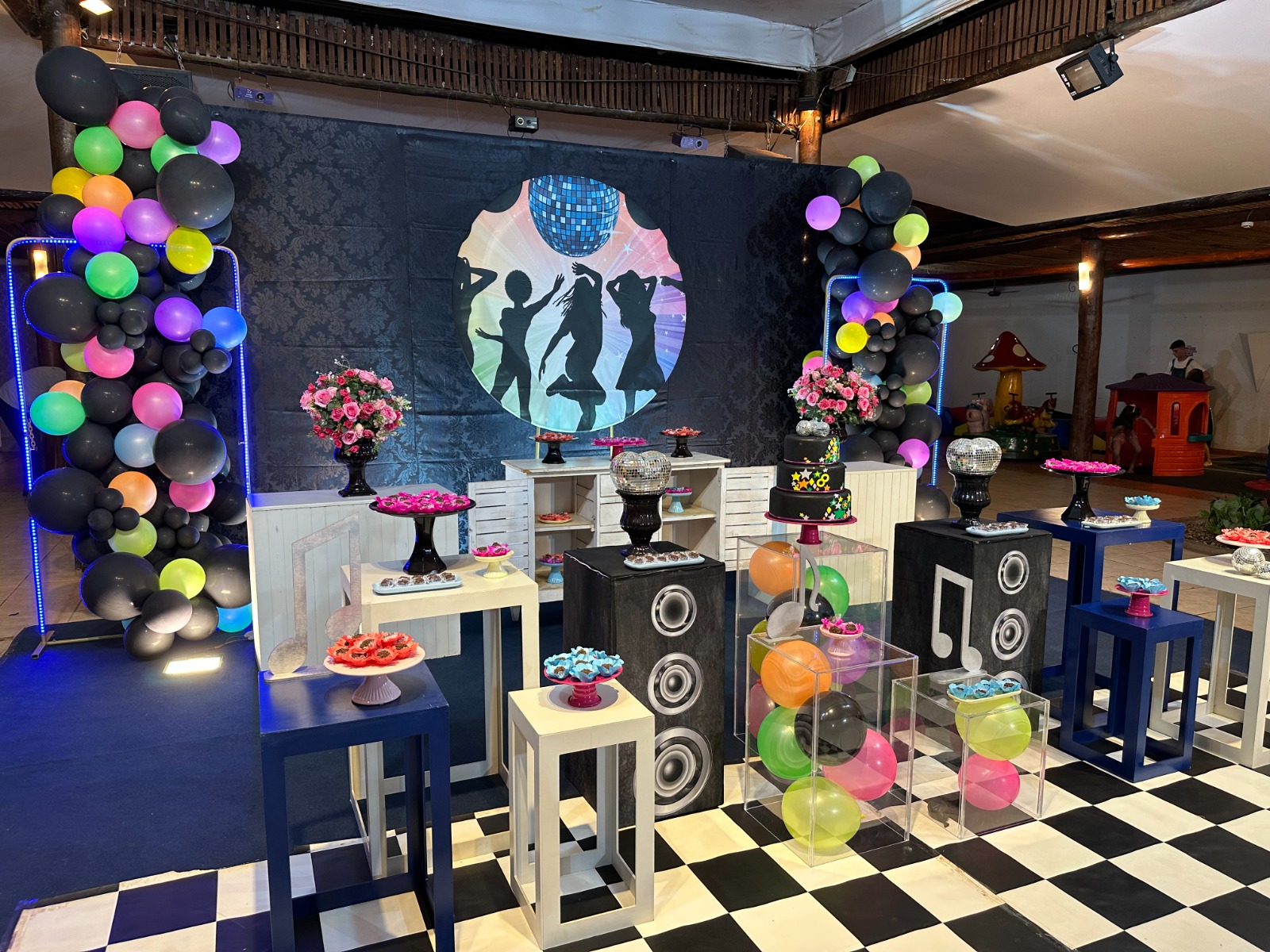 PREFEITURA ORGANIZA CONFRATERNIZAÇÃO PARA FAMÍLIAS DE CRIANÇAS ATENDIDAS PELO CENTRO DE CONVIVÊNCIA PEDRO FLORES