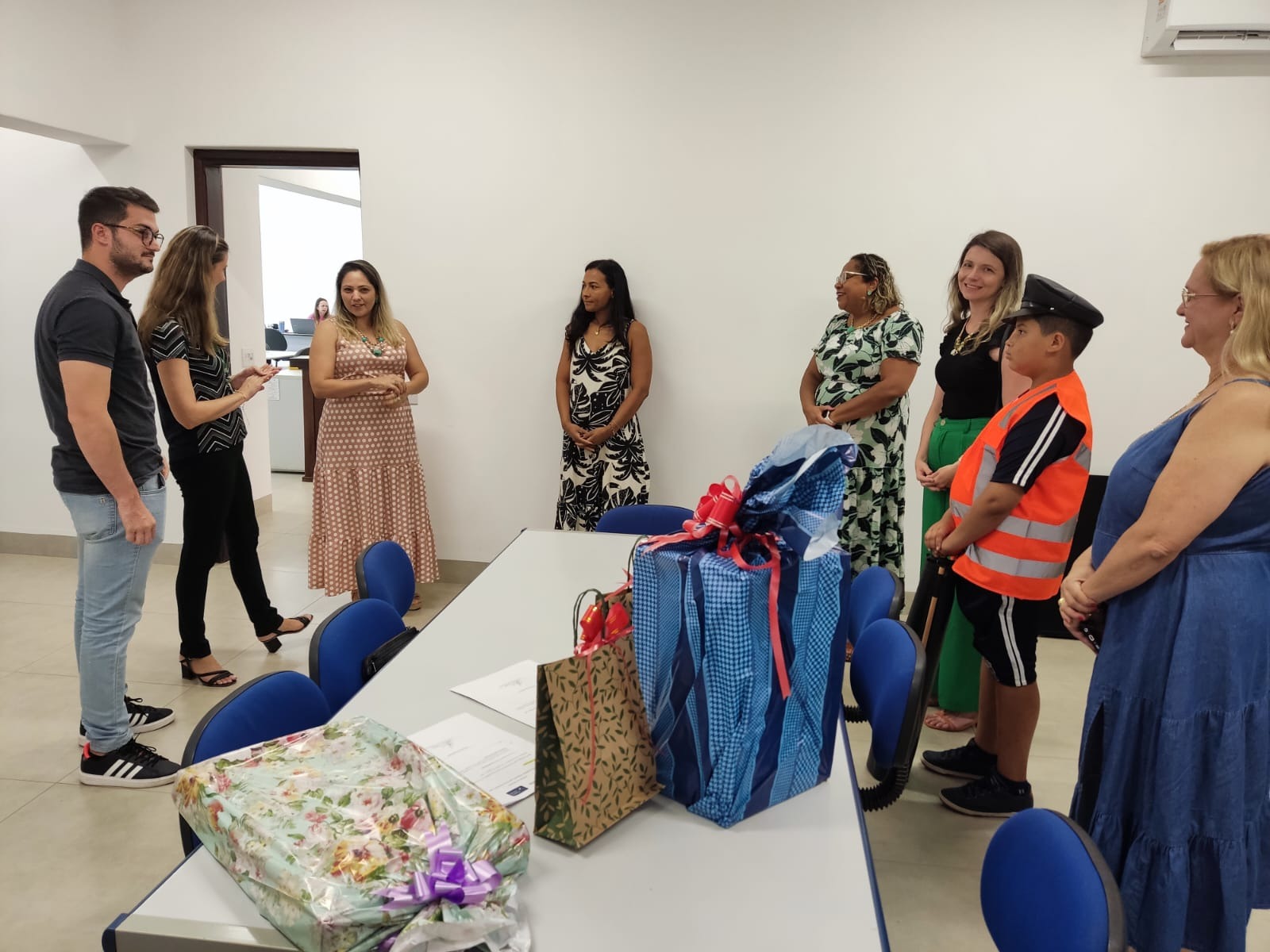 ESCOLAS DA REDE MUNICIPAL RECEBEM PRÊMIO POR ELABORAÇÃO DE PROJETOS VOLTADOS A UM TRÂNSITO MAIS SEGURO