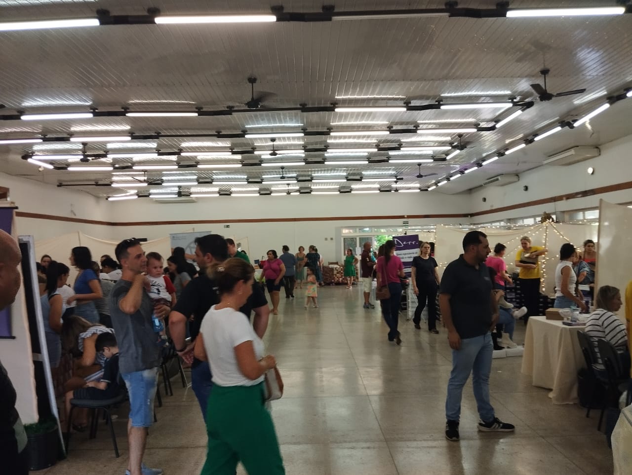 FEIRÃO DO CALÇADO É UM SUCESSO