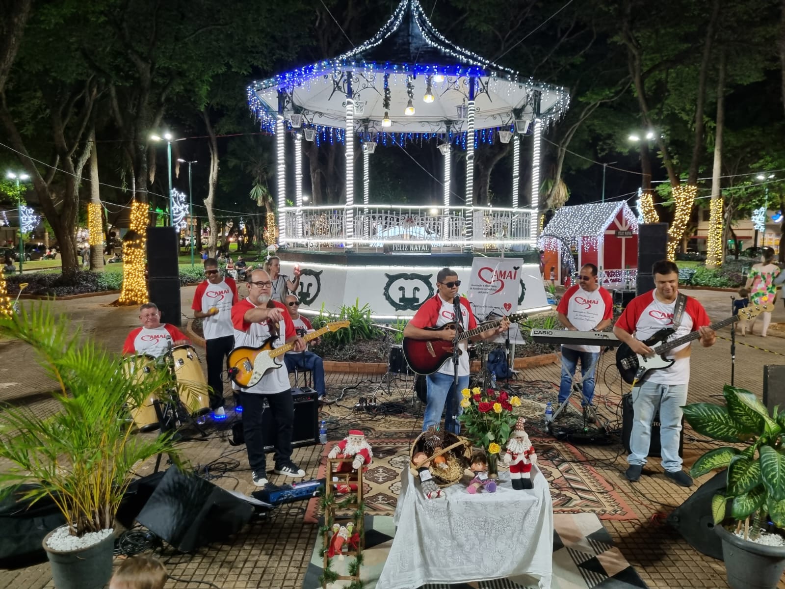 CORAL DA AMAI CELEBRA O NATAL NO JARDIM DE BAIXO