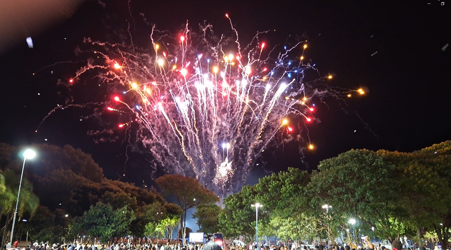 VIRADA DO ANO NOVO NO PARQUE DO RIO JAÚ É SUCESSO