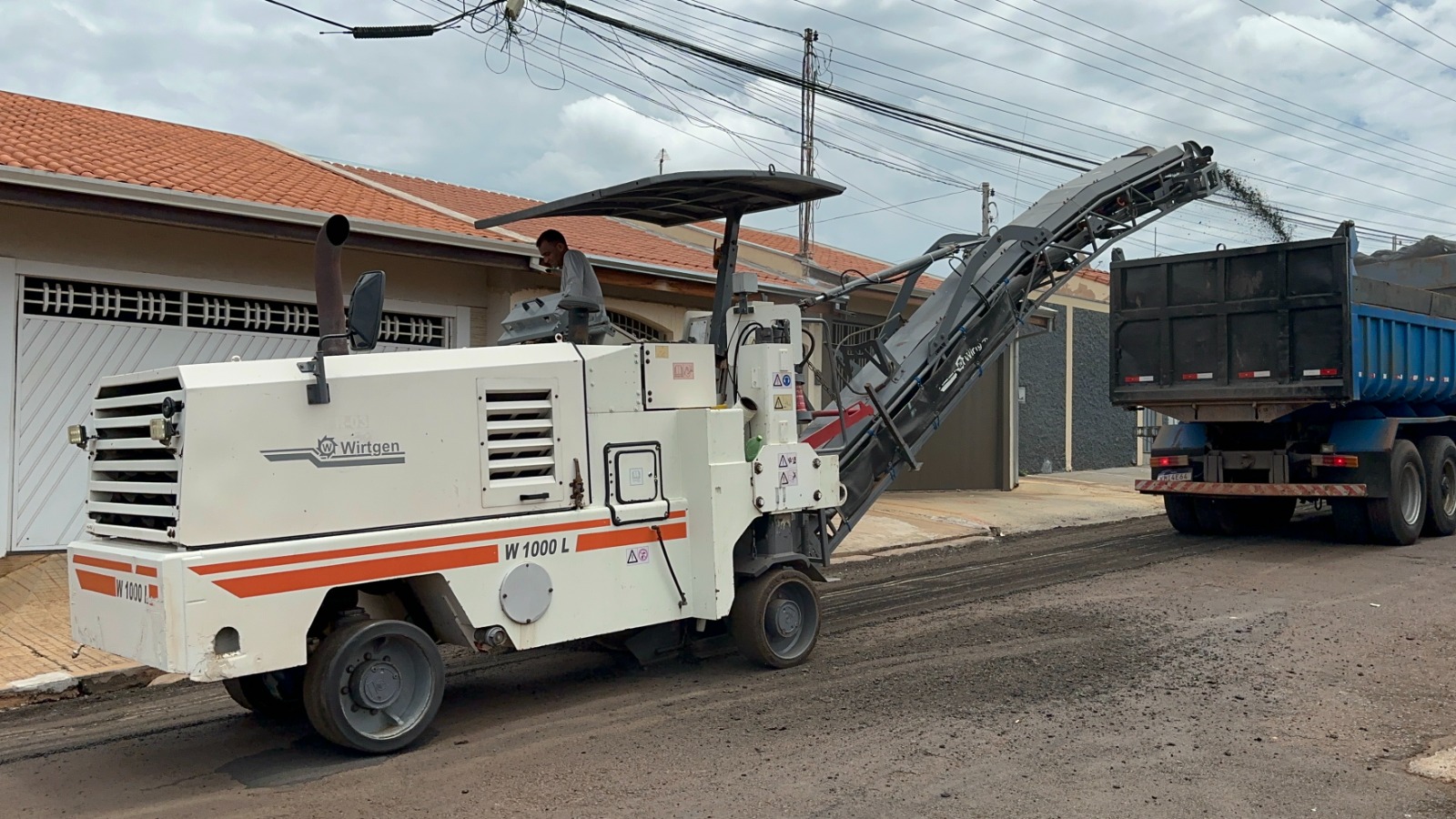 PREFEITURA INICIA MAIS UMA OBRA DE RECAPE DE RUAS DA CIDADE