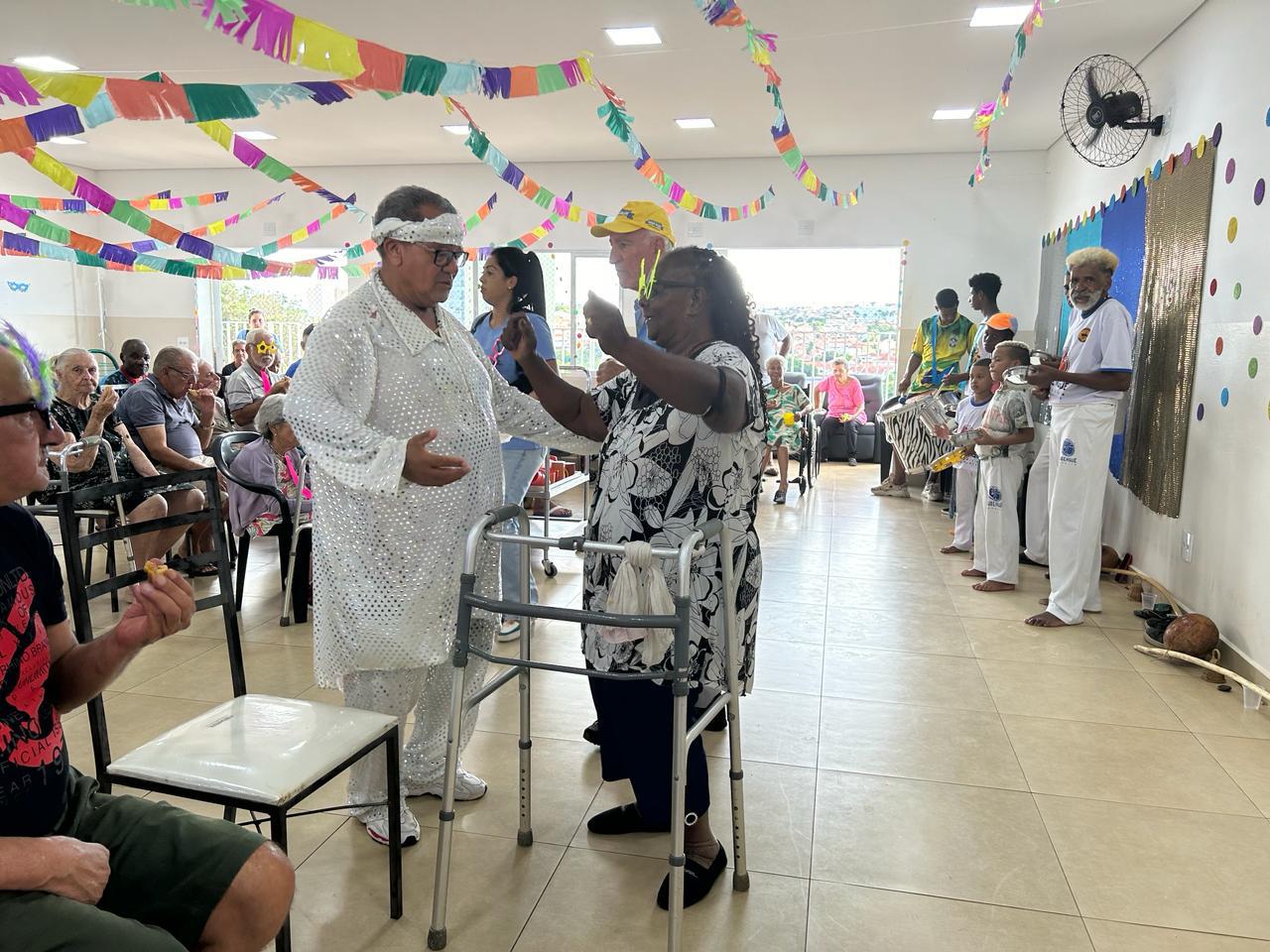 TERMINA ESQUENTA DE CARNAVAL E COMEÇA FOLIA CARNAVALESCA