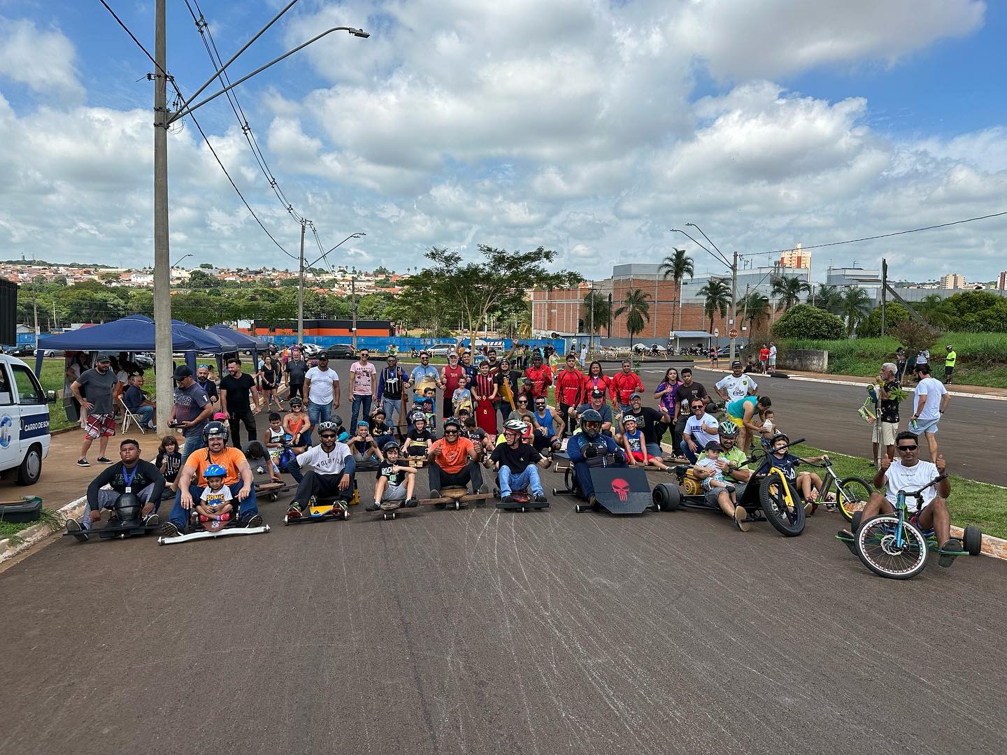 DOMINGO EM ALTA VELOCIDADE