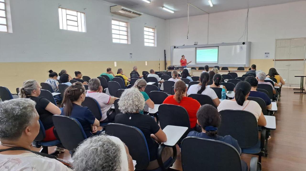 SERVIDORES PARTICIPAM DE CAPACITAÇÃO SOBRE ANIMAIS PEÇONHENTOS