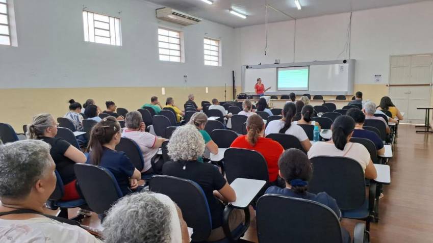 SERVIDORES PARTICIPAM DE CAPACITAÇÃO SOBRE ANIMAIS PEÇONHENTOS