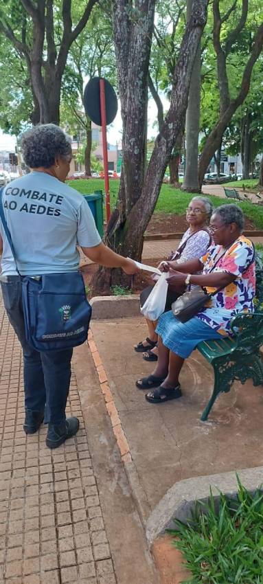 COMBATE À DENGUE - PANFLETAGEM E ORIENTAÇÃO EM PONTOS ESTRATÉGICOS
