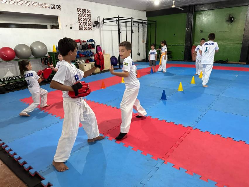 PREFEITURA OFERECE AULAS GRATUITAS DE KARATÊ