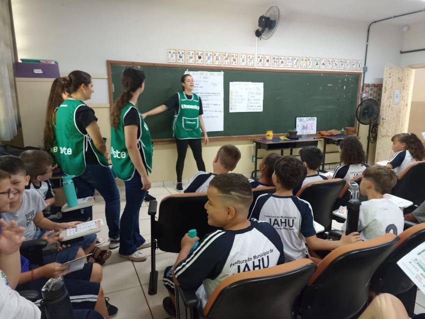 COMBATE À DENGUE - DAS RUAS À UNIDADE DE SAÚDE E ESCOLA
