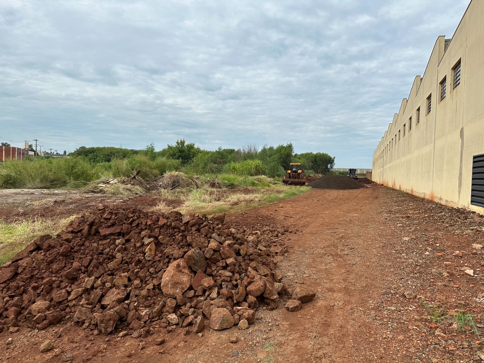 PREFEITURA PROMOVE MELHORIAS EM RUAS DO 7º DISTRITO INDUSTRIAL
