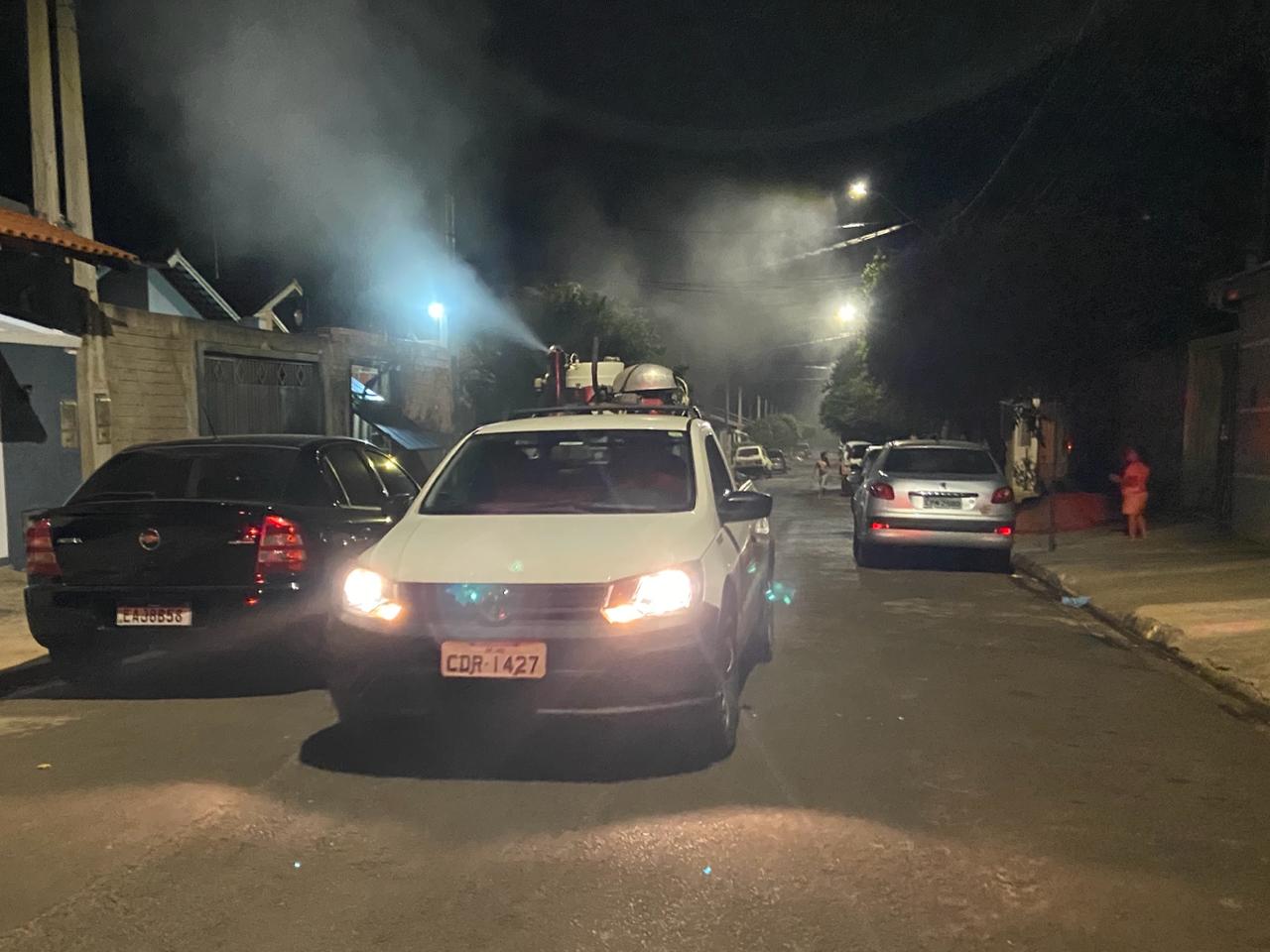 COMBATE À DENGUE - PREFEITURA REALIZA NEBULIZAÇÃO VEICULAR NO JARDIM PADRE AUGUSTO SANI