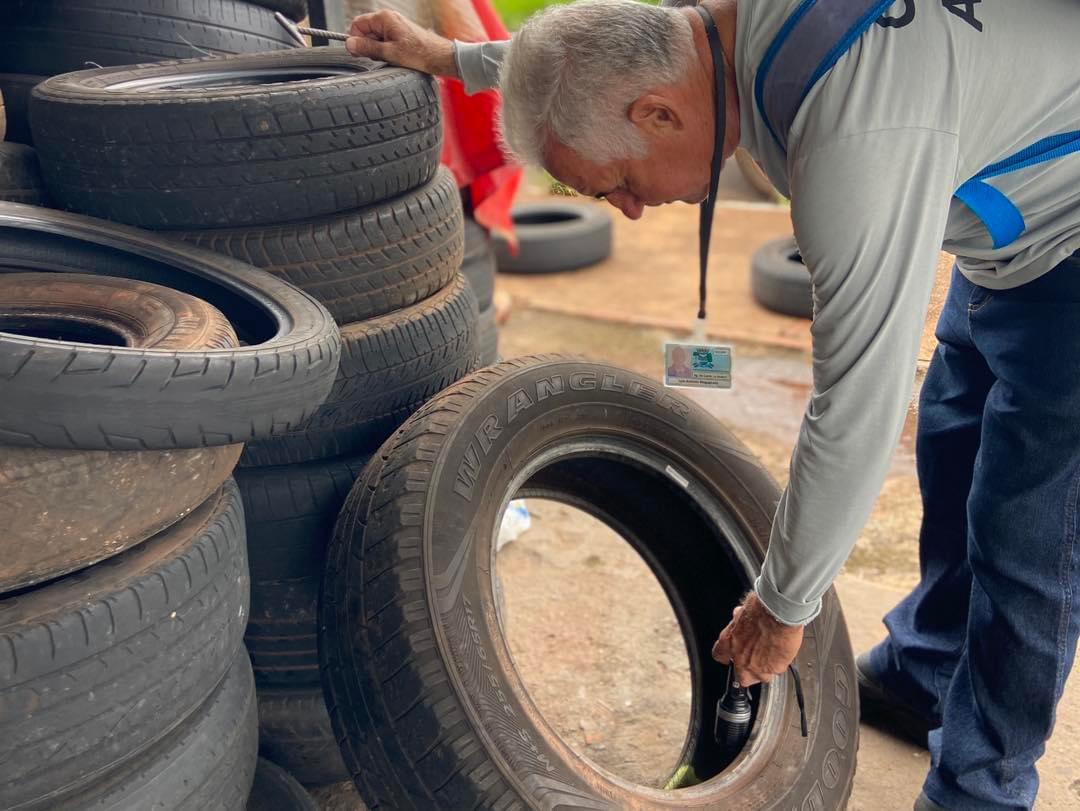 COMBATE À DENGUE - AÇÕES OCORREM EM VÁRIOS BAIRROS
