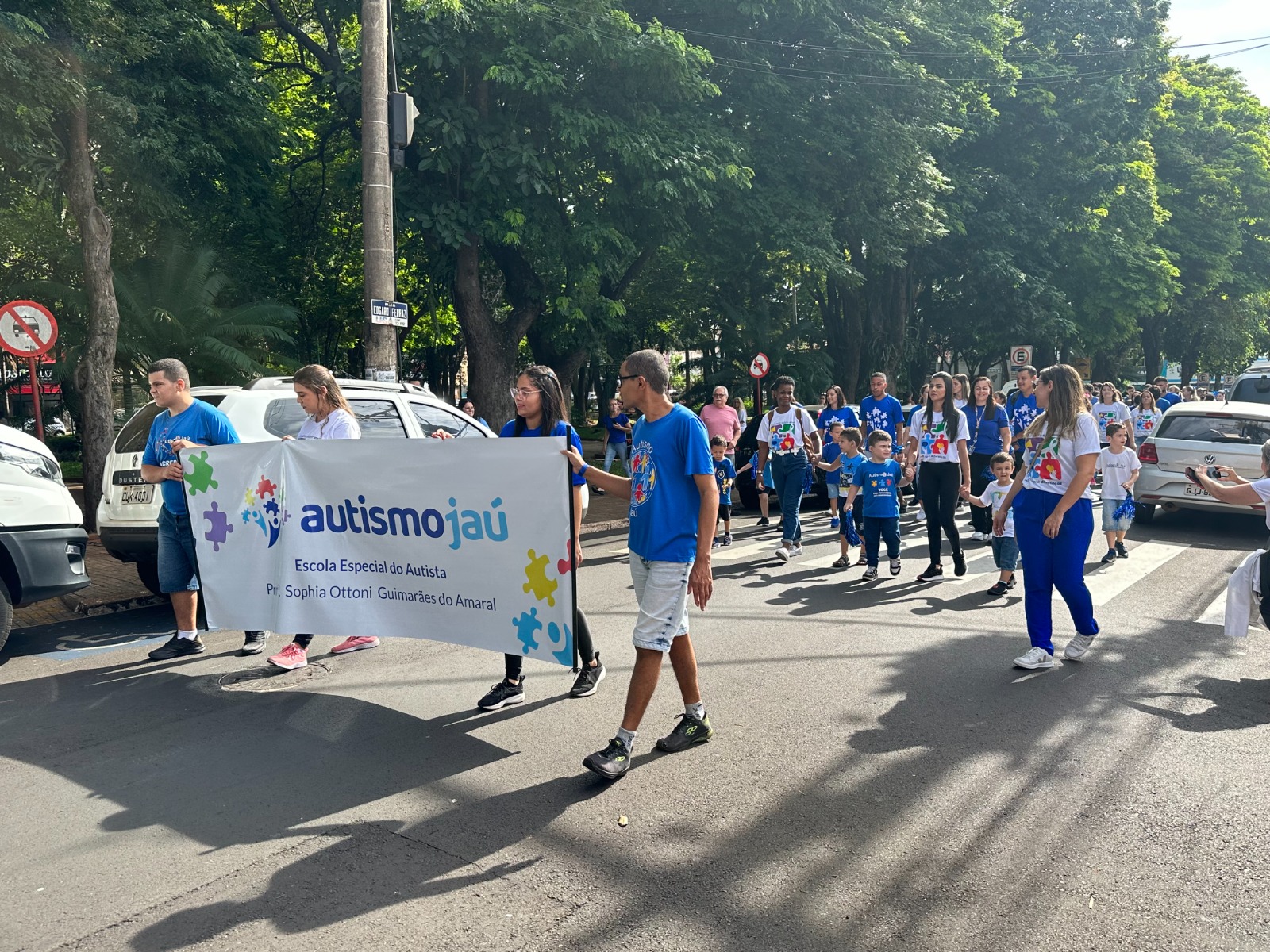 DIA DO AUTISMO É COMEMORADO NO JARDIM DE BAIXO
