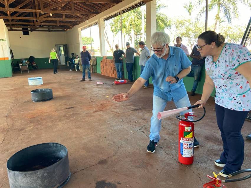 SERVIDORES CONTINUAM SENDO PREPARADOS PARA SITUAÇÕES DE INCÊNDIO