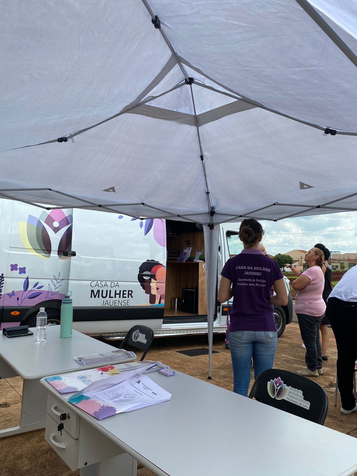 LEI MARIA DA PENHA ITINERANTE - MULHERES SÃO ATENDIDAS NO JARDIM NOVA JAÚ