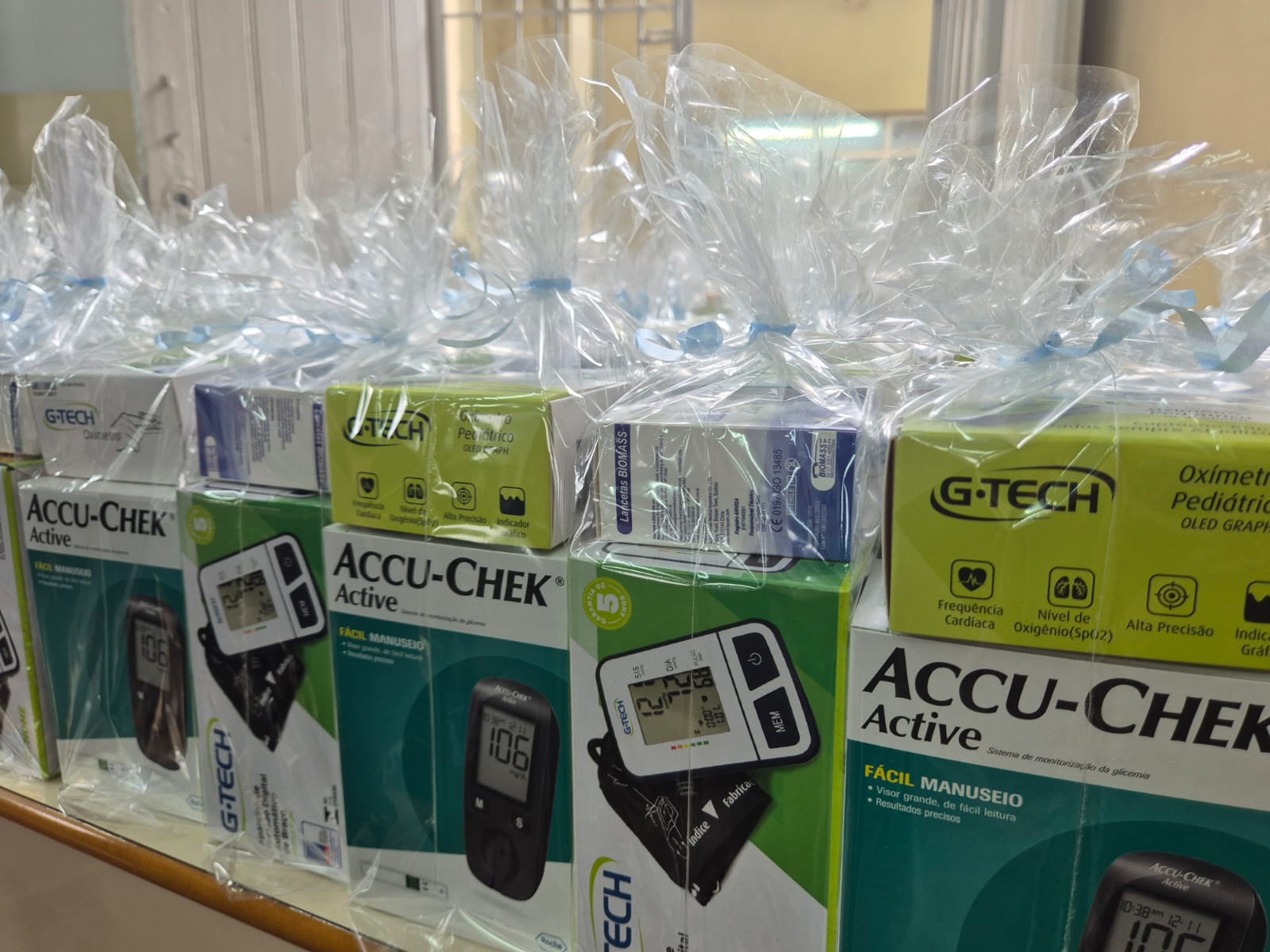 SERVIDORES RECEBEM KITS DO PROGRAMA SAÚDE COM AGENTE