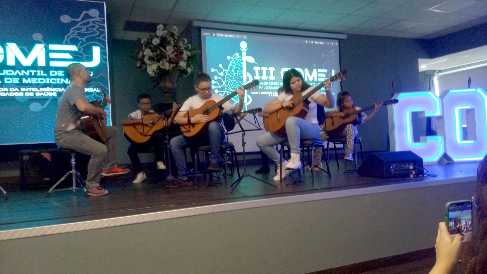 PROJETO GURI FAZ ABERTURA DE CONGRESSO MÉDICO ESTUDANTIL