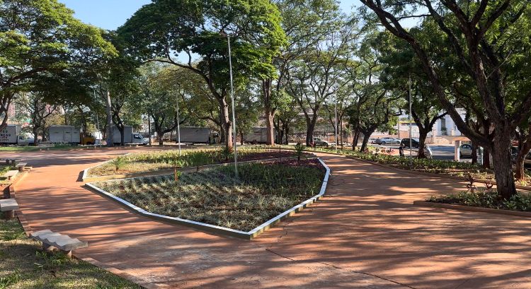 Você já passou pela Praça da Rodoviária? Ela tá ficando linda!