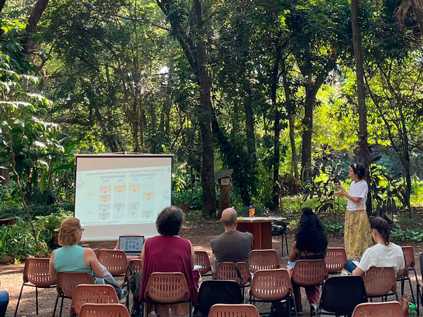 CENTRO MUNICIPAL DE EDUCAÇÃO AMBIENTAL É PALCO DE OFICINA DA REGIÃO