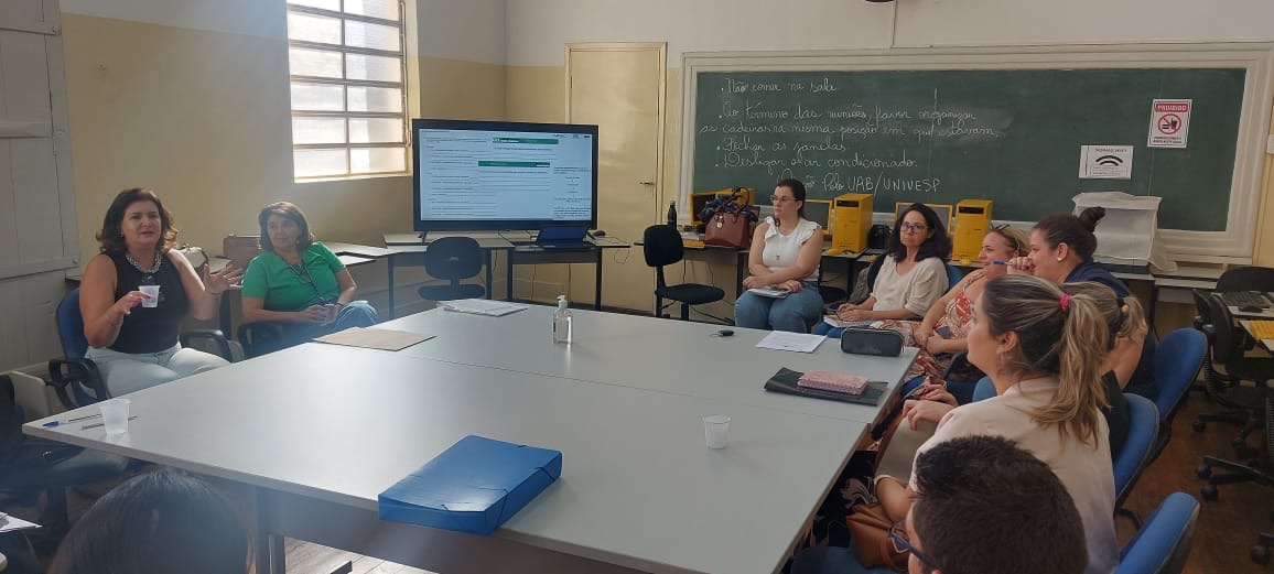 REUNIÃO PÕE EM PAUTA TRANSMISSÃO VERTICAL DE DOENÇAS