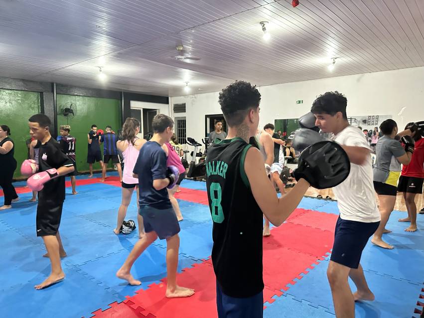 JAHU OFERECE AULAS GRATUITAS DE BOXE