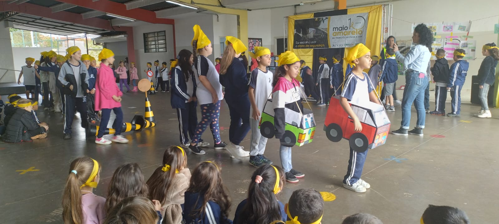 MAIO AMARELO: PREFEITURA REALIZA ATIVIDADES JUNTO AOS ALUNOS DO INFORMATIBOLA E DA EMEF LAUDELINO DE ABREU
