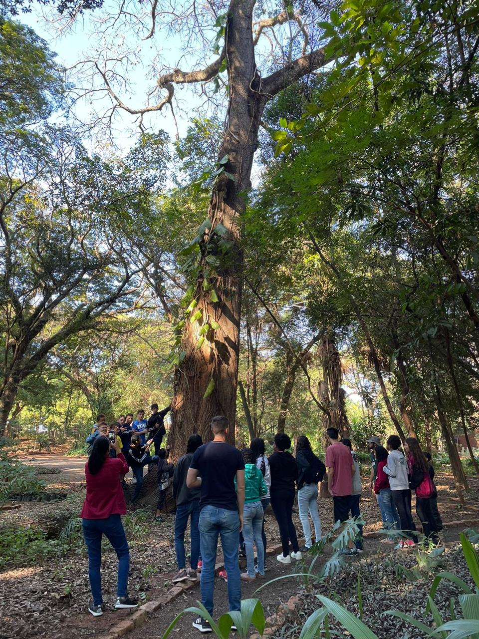 LEGIÃO MIRIM NO HORTO MUNICIPAL