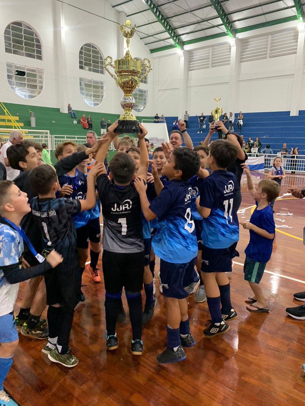 DEFINIDOS OS CAMPEÕES DO FUTSAL SUB-9 E SUB-11