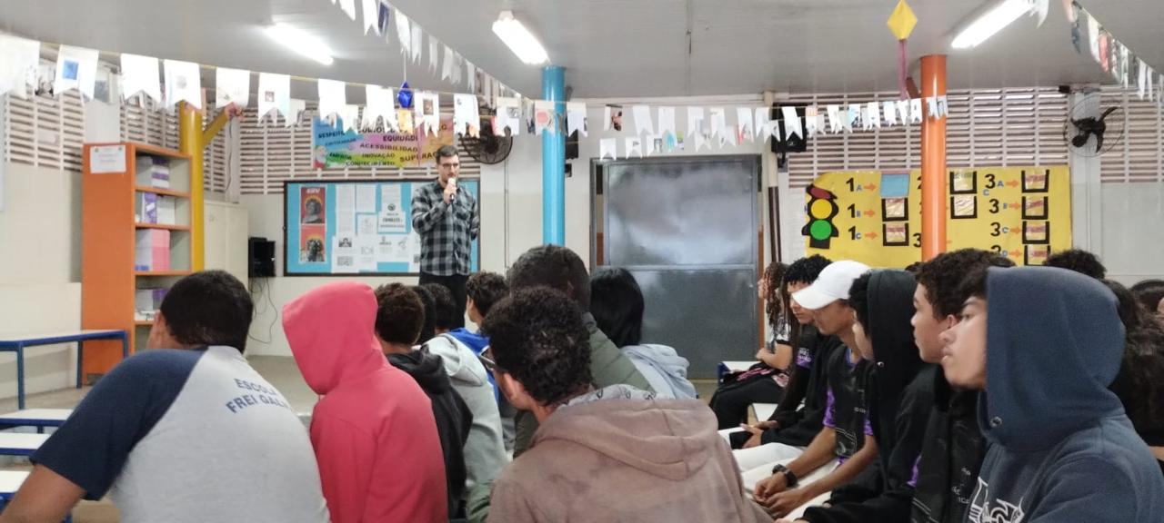 ESCOLAS DE POTUNDUVA RECEBEM MURAIS DE COMBATE À DISCRIMINAÇÃO RACIAL