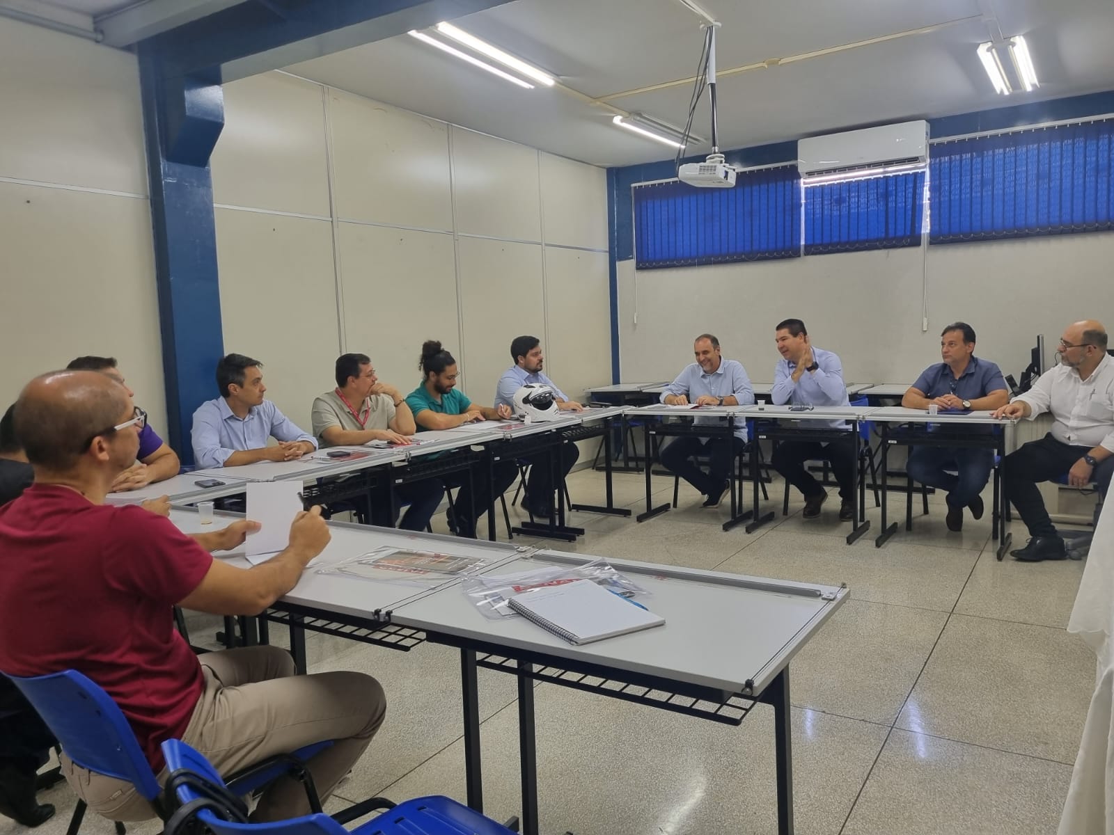 PREFEITURA E ENTIDADES DISCUTEM PROJETO DE FOMENTO À STARTUPS