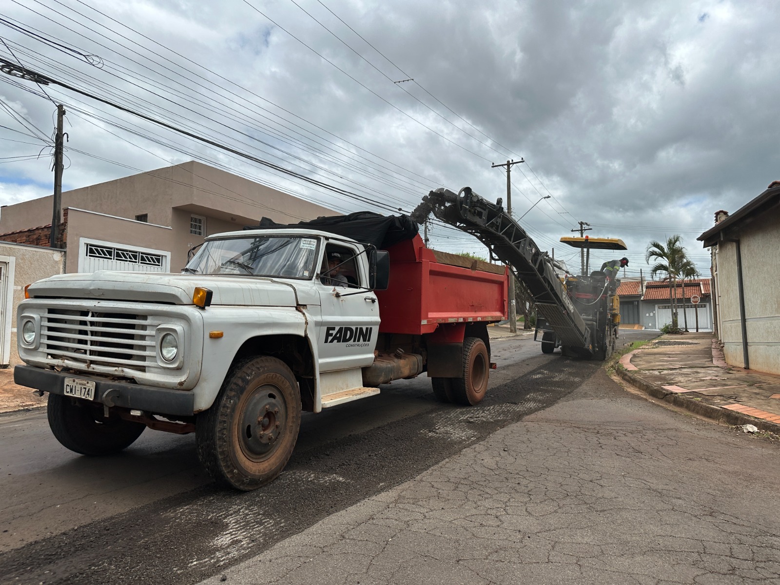 #MAISUMAOBRADAPREFEITURA: PREFEITURA INICIA OBRAS DE RECAPE DE VIAS DO JOÃO BALLAN I