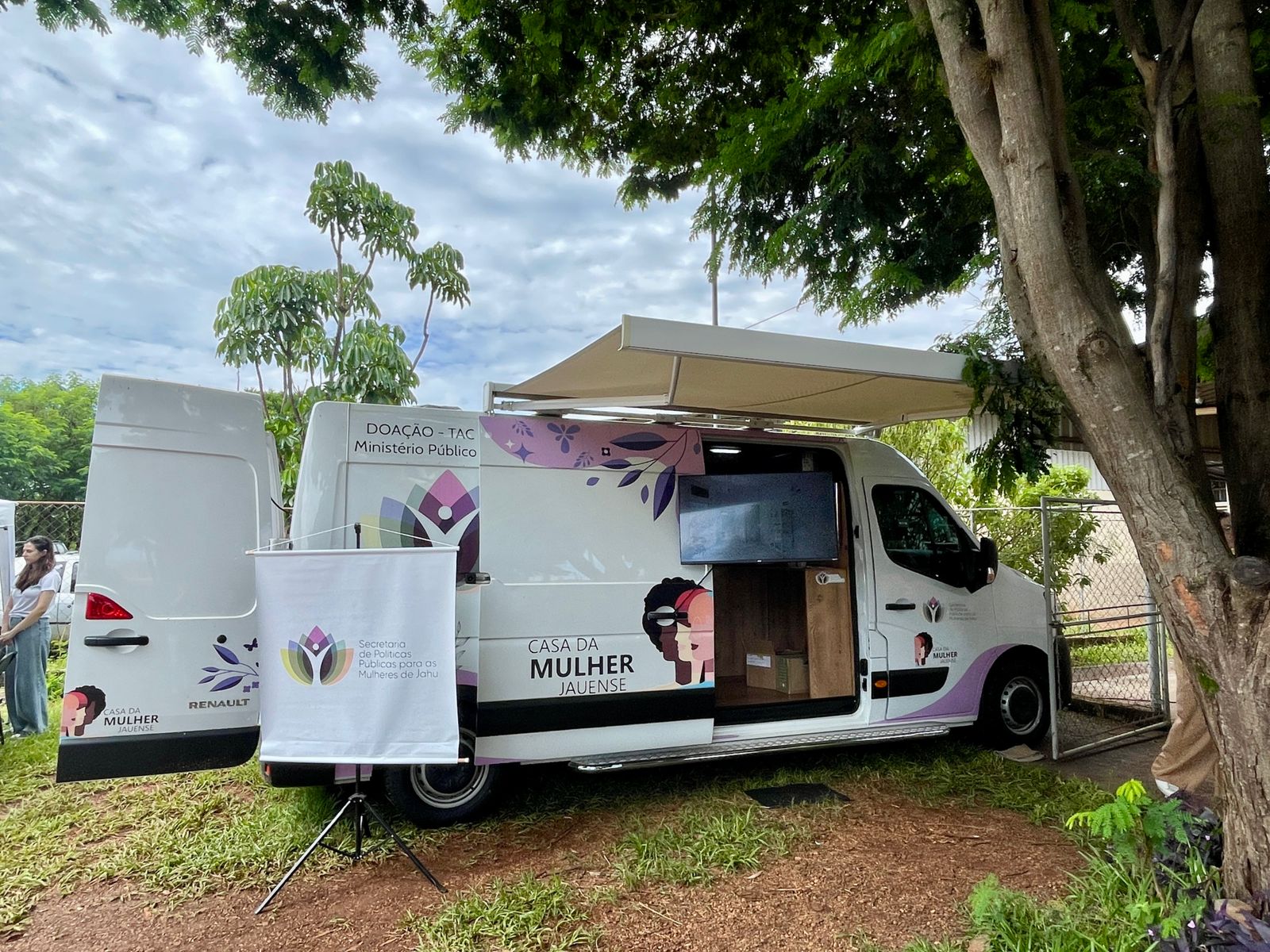 LEI MARIA DA PENHA ITINERANTE VAI À ESCOLA