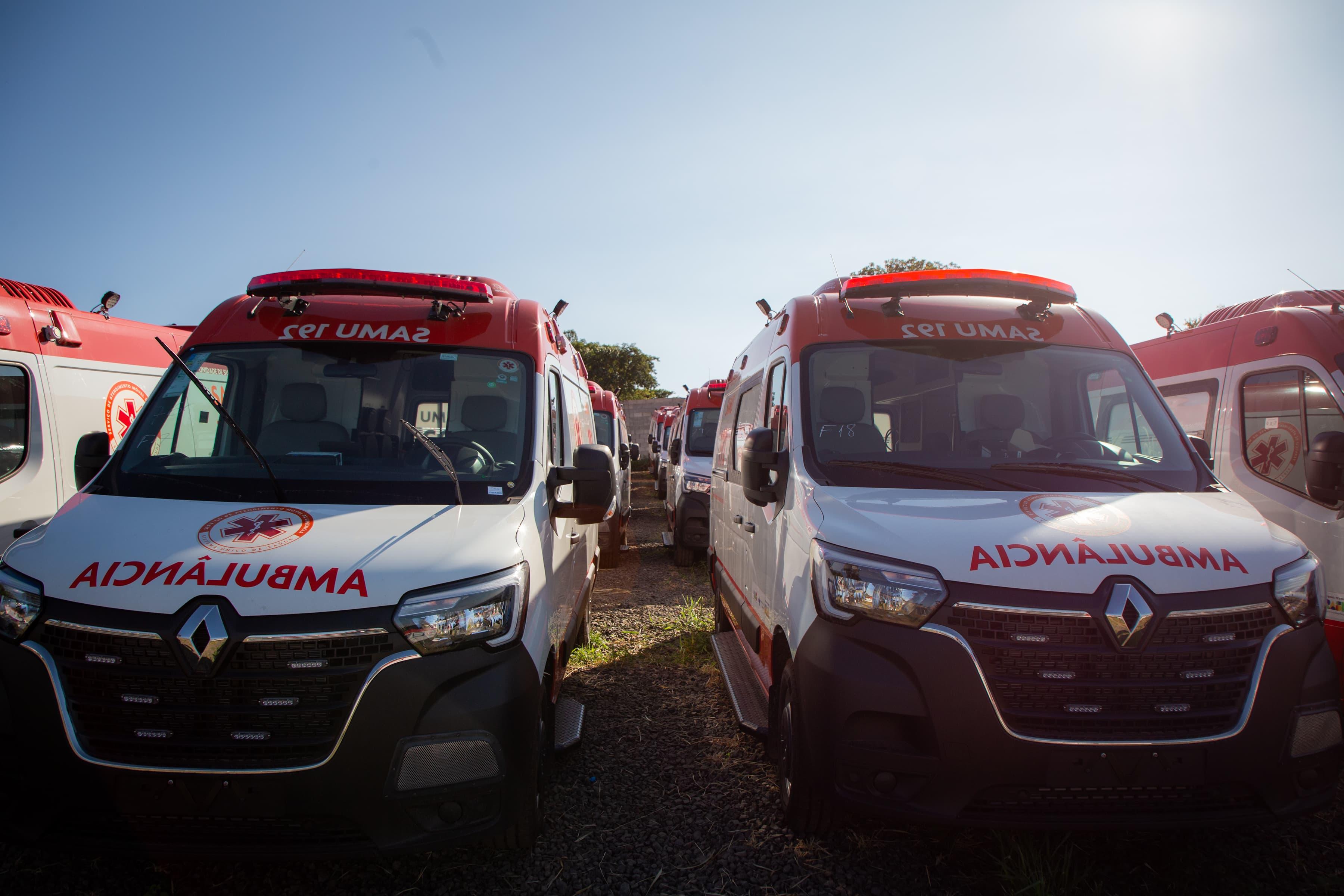 PREFEITURA RECEBE NOVAS AMBULÂNCIAS PARA O SAMU