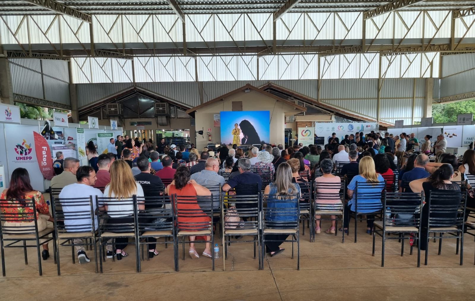 11ª EDIÇÃO DO 'EMPREENDA TUR' REÚNE ARTESÃOS E REPRESENTANTES DE JAHU