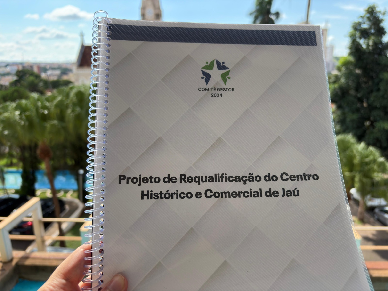 COMITÊ ENTREGA PROJETO DE REQUALIFICAÇÃO DO CENTRO AO PREFEITO