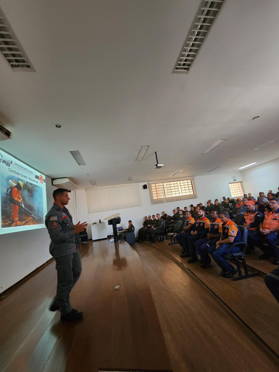 JAHU REÚNDE 9 CIDADES EM TREINAMENTO DE COMBATE A INCÊNDIOS