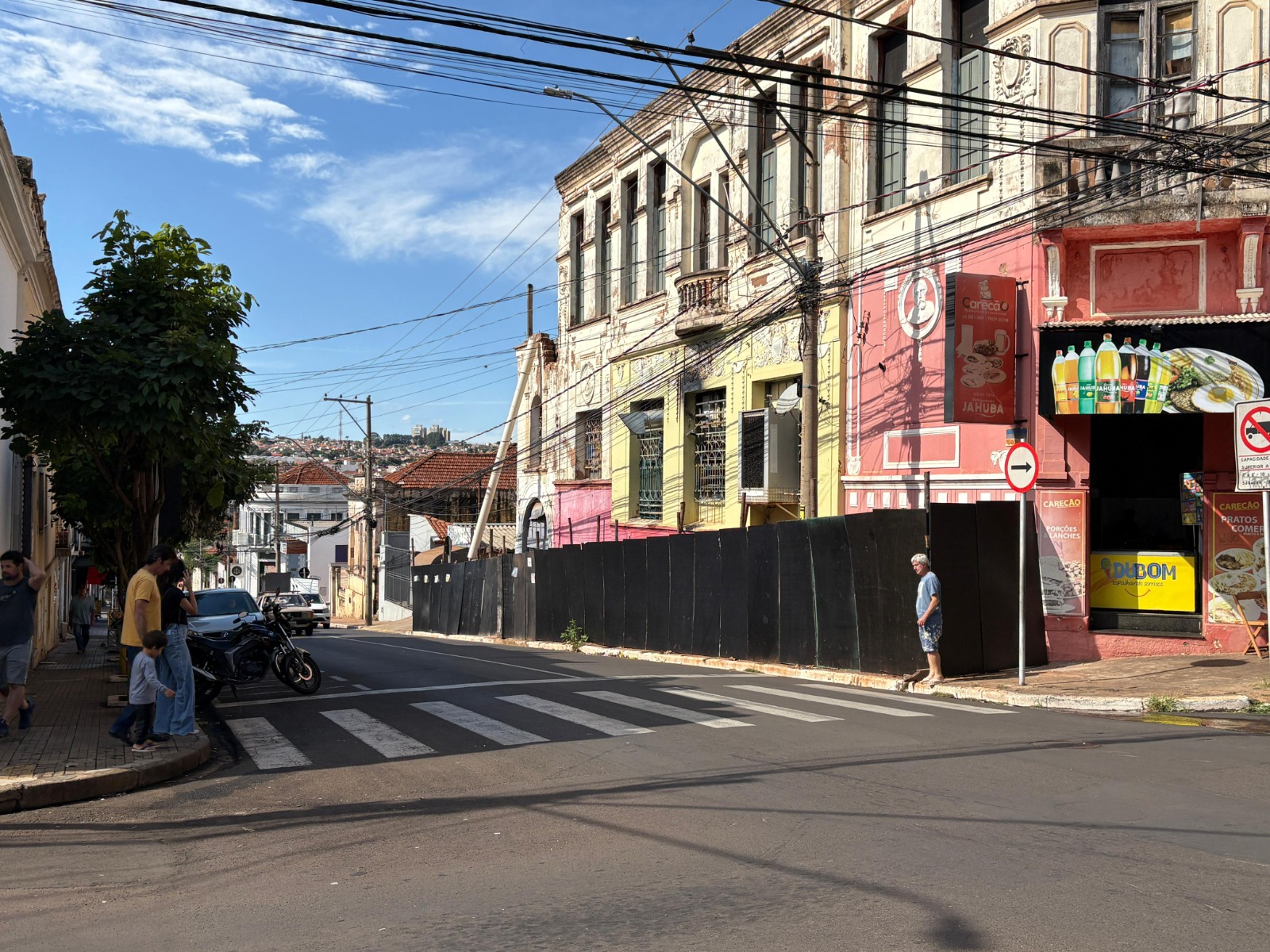 PREFEITURA LIBERA TRÂNSITO NA RUA QUINTINO BOCAIÚVA