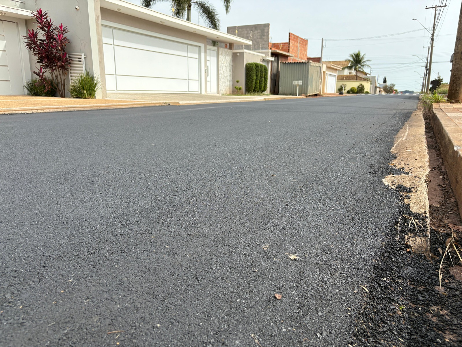 PREFEITURA DÁ SEQUÊNCIA A OBRAS DE RECAPE EM DIFERENTES PONTOS DA CIDADE!