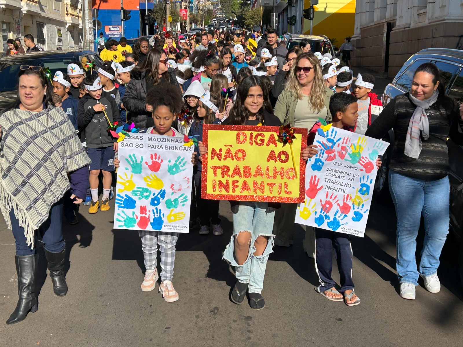 PASSEATA PELO FIM DO TRABALHO INFANTIL
