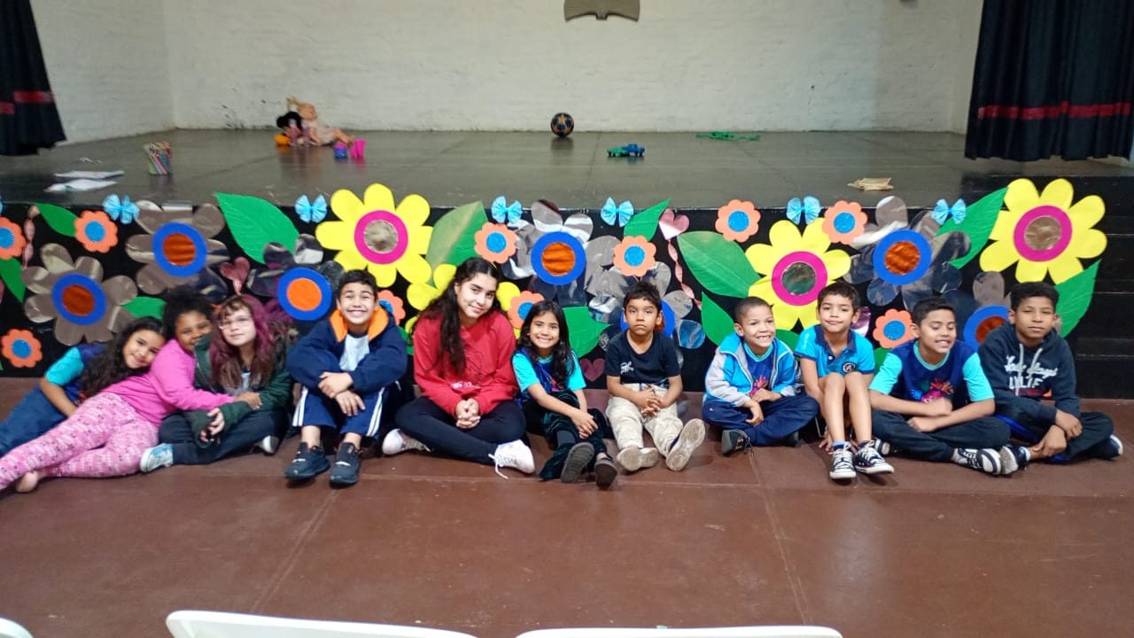 CRIANÇAS DO SCFV 'PEDRO FLORES' BRILHAM EM SARAU DE POESIA