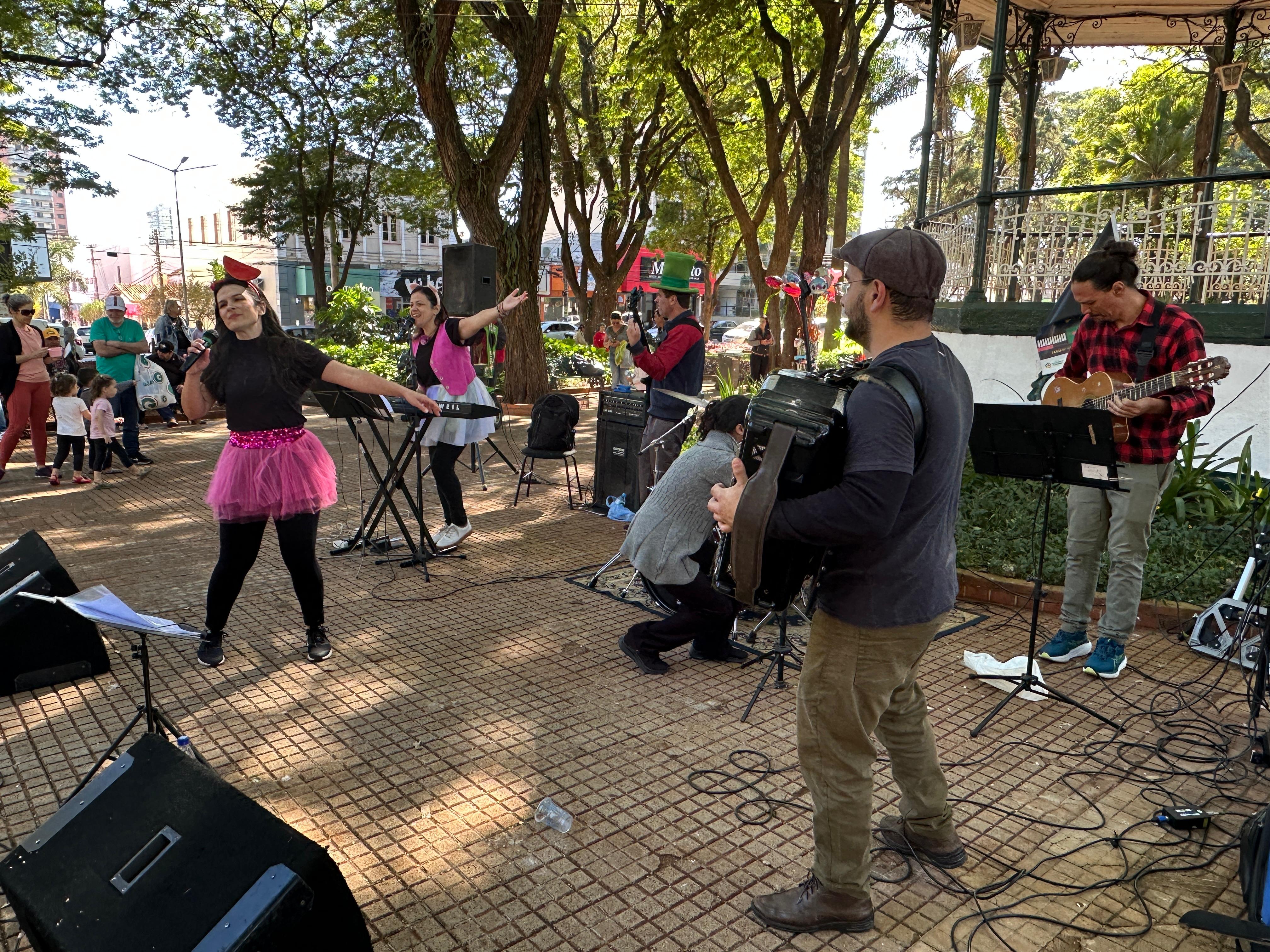 FESTIVAL DE INVERNO NO FIM DE SEMANA ENCANTA COM DANÇA, MÚSICA E DIVERSÃO PARA TODOS