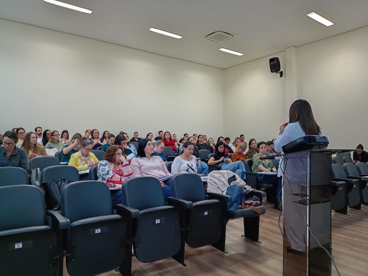 ENFERMEIRAS SÃO CAPACITADAS PARA PROCEDIMENTOS COM ÊNFASE NA ATENÇÃO À SAÚDE DA MULHER