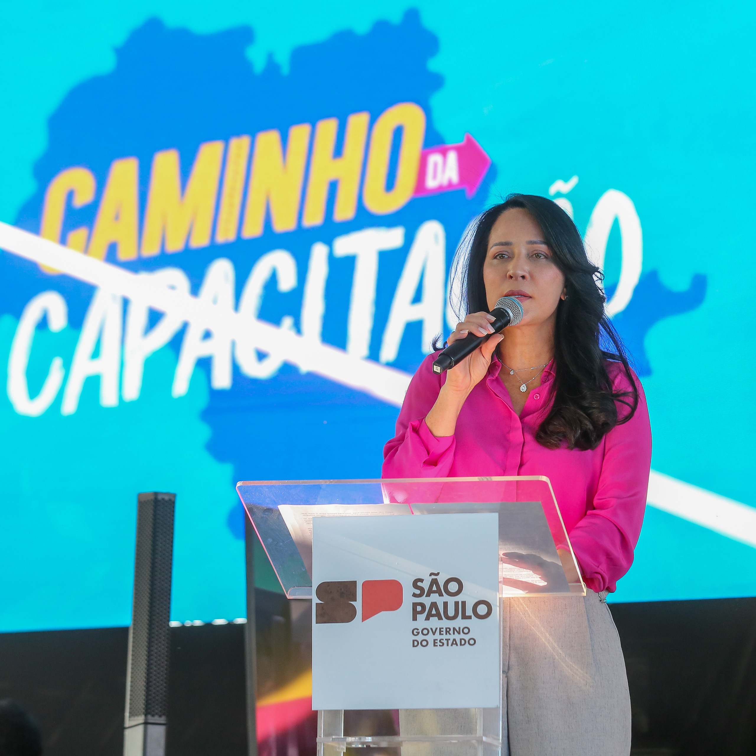 JAHU RECEBE VISITA DA PRIMEIRA-DAMA DO ESTADO