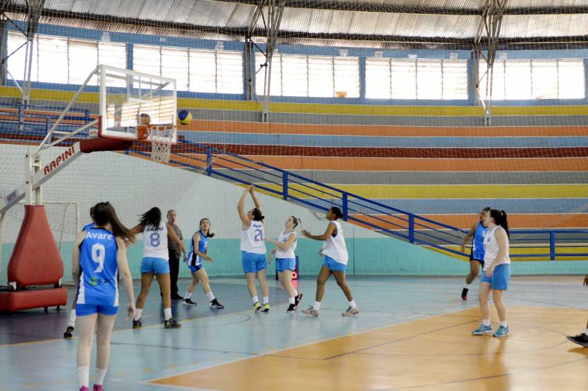 Basquete jauense: equipe adulto feminino está na terceira colocação da LBC