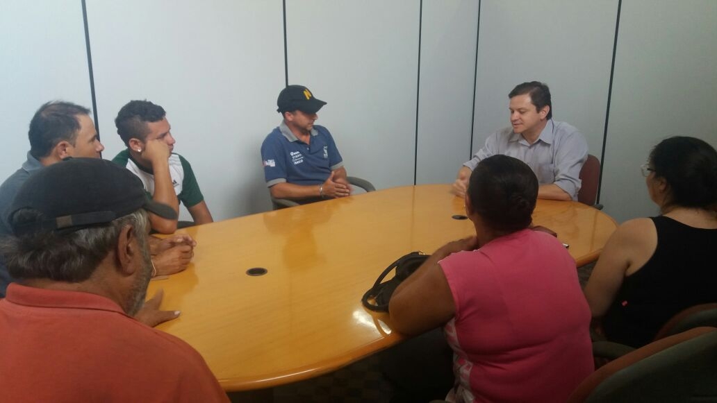 Prefeitura realiza reunião com ambulantes
