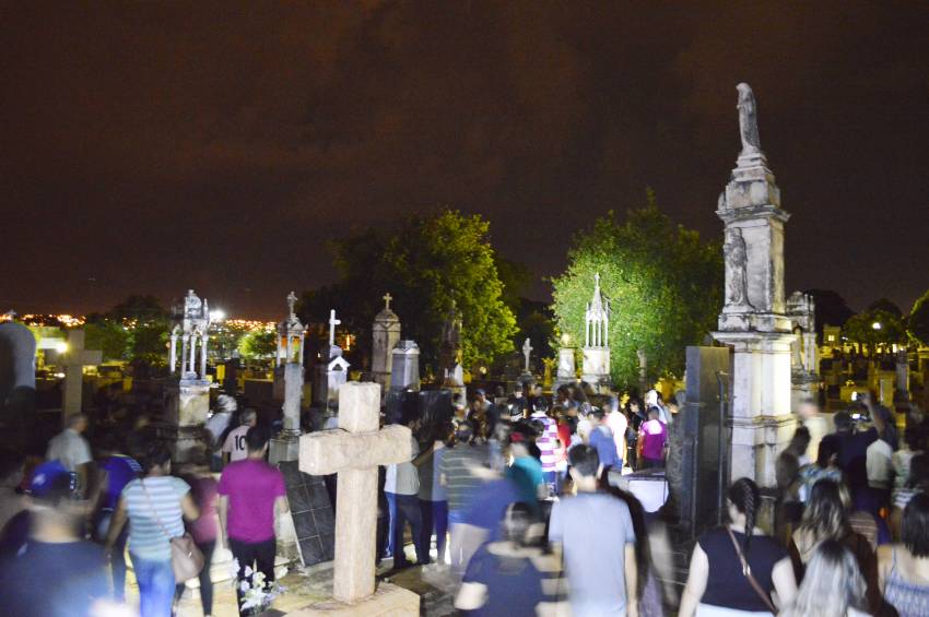 Passeio noturno de arte cemiterial - FOTOS
