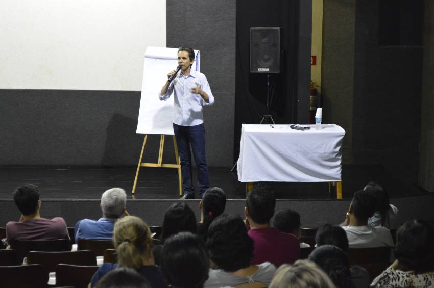 Prefeitura promove palestra com o tema: Concurso Público – Uma Boa Oportunidade - FOTOS
