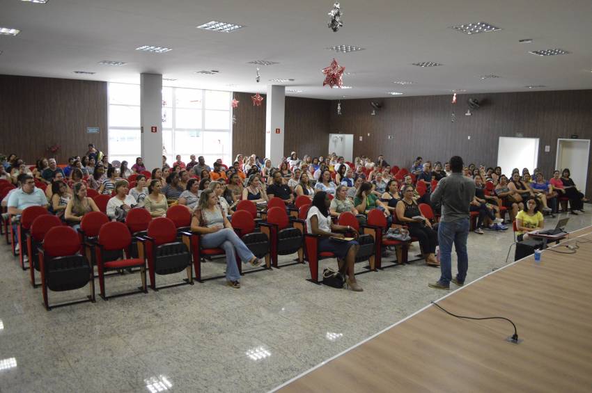 Prefeitura de Jahu realiza palestra sobre suicídio na adolescência - FOTOS
